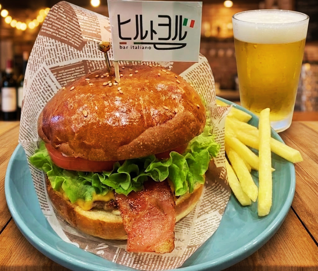 PEACE BURGER のシグネチャーバーガー（ポテト・ビール付き）
